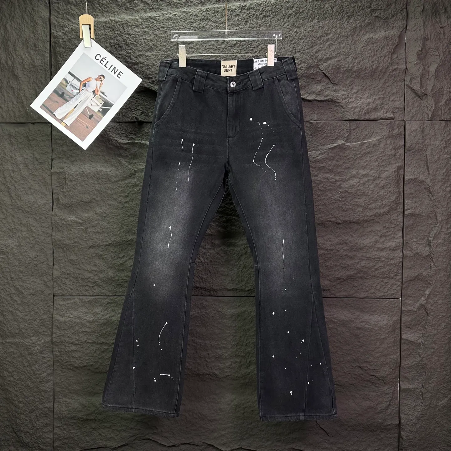 P250 GALLERY DEPT. 2026 New Retro Splashed Ink Splicing Couple Style Washed Loose Bootcut Jeans 🔥High Version🔥High Version🔥 Top Ceiling Quality Styles with different washed textures are very friendly to people with thin legs and thick legs. The bootcut version is very flattering to the leg shape. Moderate length that never goes out of style, easy and casual to match, basic styling for various styles, a must-have in the wardrobe! The fabric is stiff but also makes the upper body soft without losing texture. The washing process is even more perfect. It is a must-have item for everyone! ! ! Washed wheat, hang tag, pants label, three complete labels, color: black, size: 28, 30, 32, 34, 36 (five sizes)